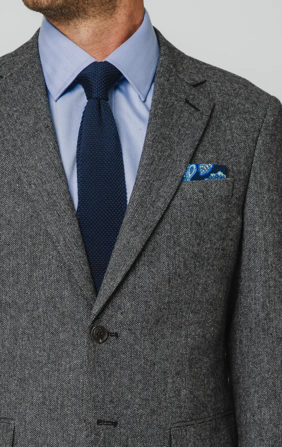 Grey Herringbone Tweed Suit - photo 2 Grey Herringbone Tweed Suit - photo 2